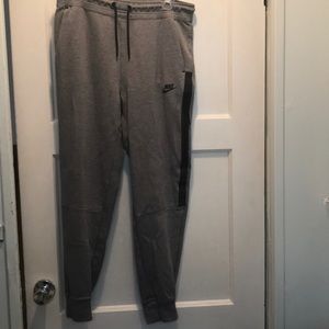 Unisex medium Nike joggers